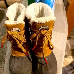 Like brand new Naitica snow boots Size 12